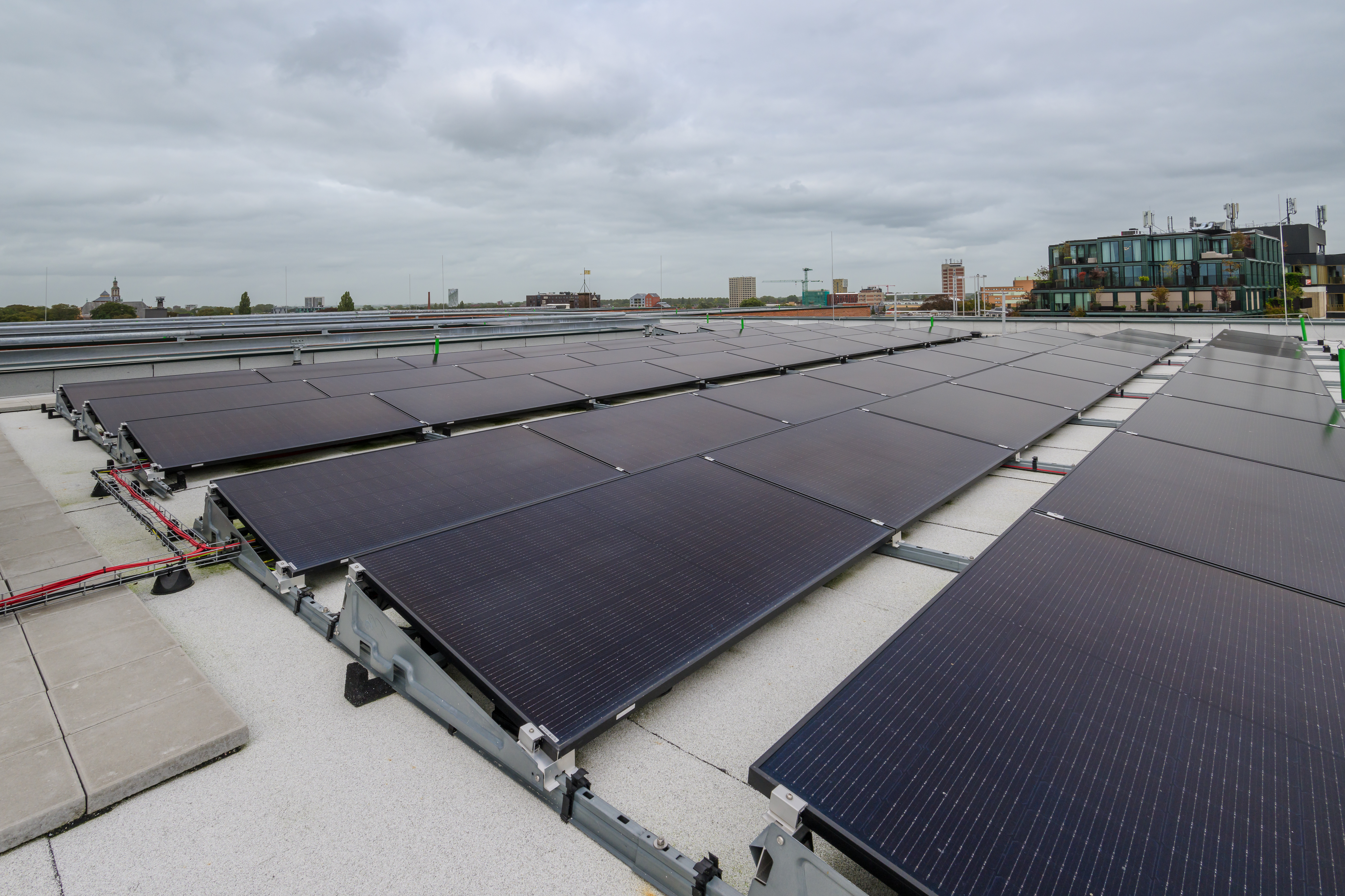 Zonnepanelen Rijksuniversiteit Groningen (RuG) Röllinggebouw