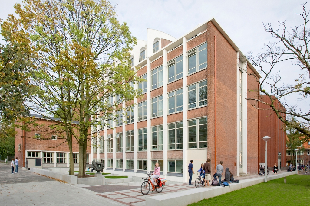 R27_StIgnatiusgymnasium.jpg